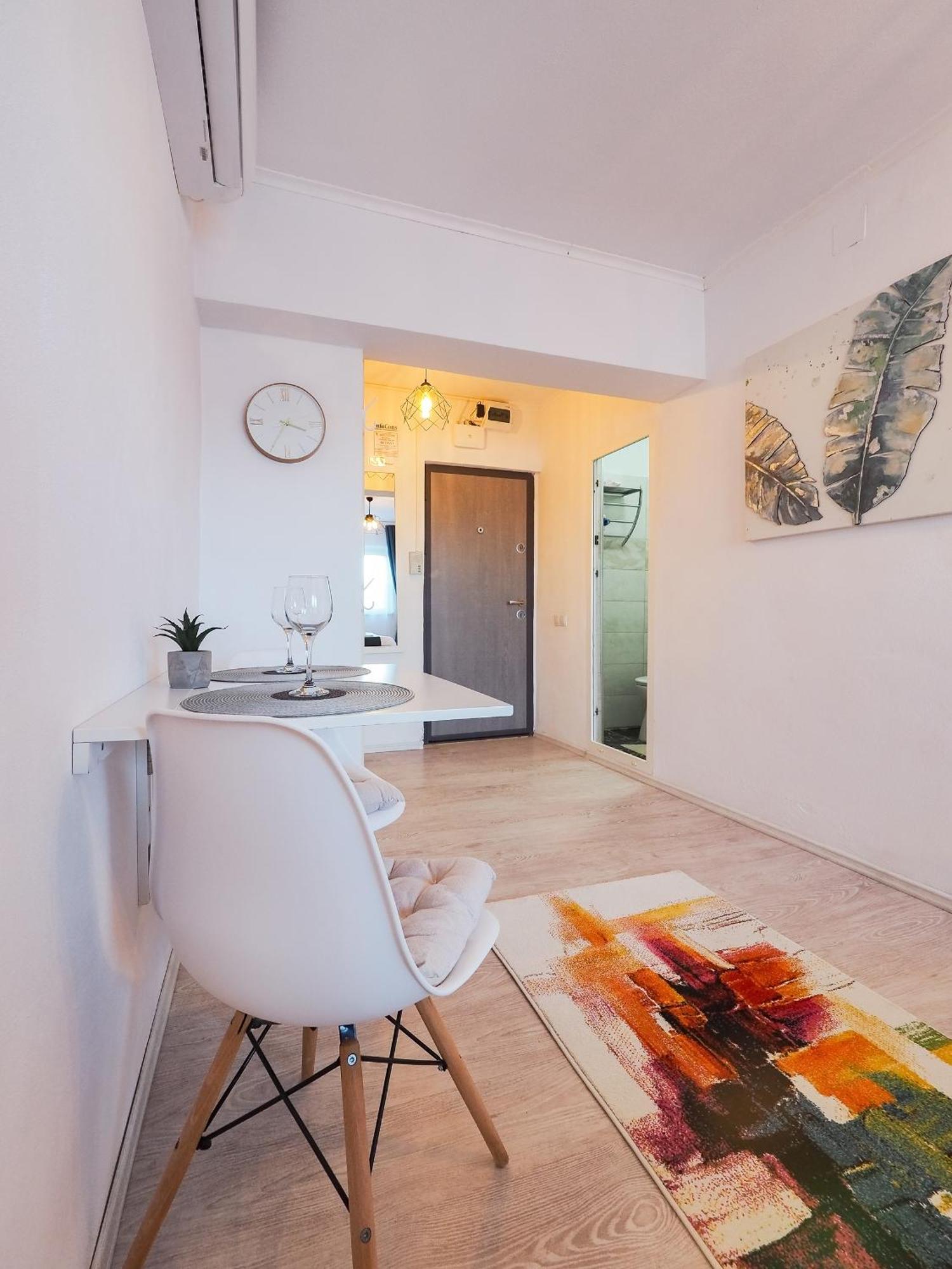 Holiday Studio Sibiu - Central, Cozy & Self Check-In Bagian luar foto